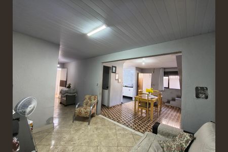 Casa à venda com 216m², 4 quartos e 2 vagas Casa à venda com 216m², 4 quartos e 2 vagasSala
