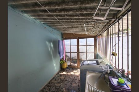 Casa à venda com 216m², 4 quartos e 2 vagas Casa à venda com 216m², 4 quartos e 2 vagasÁrea de Serviço