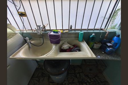 Casa à venda com 216m², 4 quartos e 2 vagas Casa à venda com 216m², 4 quartos e 2 vagasÁrea de Serviço