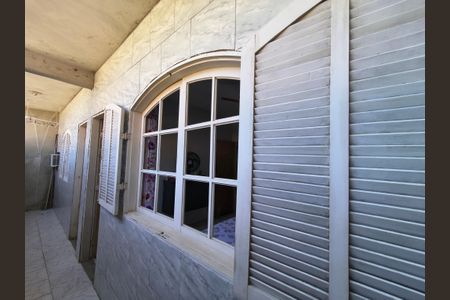 Casa à venda com 216m², 4 quartos e 2 vagas Casa à venda com 216m², 4 quartos e 2 vagasVaranda Quarto