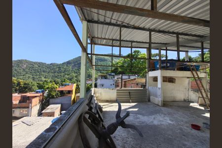 Casa à venda com 216m², 4 quartos e 2 vagas Casa à venda com 216m², 4 quartos e 2 vagasTerraço