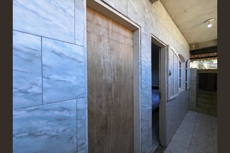 Casa à venda com 216m², 4 quartos e 2 vagas Casa à venda com 216m², 4 quartos e 2 vagasVaranda Quarto