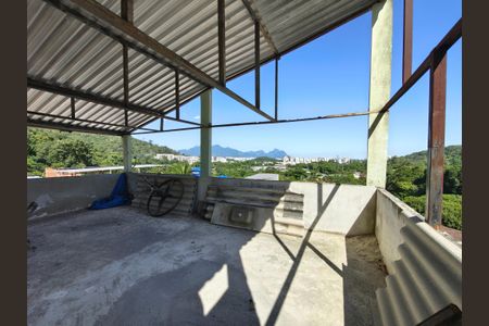 Casa à venda com 216m², 4 quartos e 2 vagas Casa à venda com 216m², 4 quartos e 2 vagasTerraço