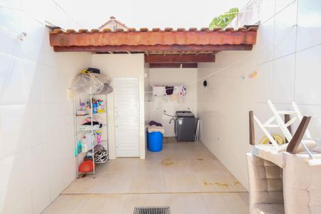 Casa à venda com 100m², 2 quartos e 1 vagaÁrea de Serviço