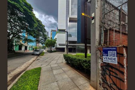 Apartamento à venda com 38m², 1 quarto e 1 vaga Apartamento à venda com 38m², 1 quarto e 1 vagaFachada - Plaquinha