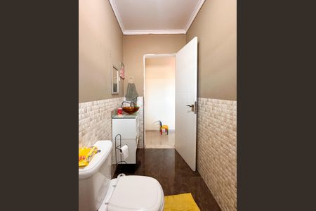 Casa à venda com 450m², 6 quartos e 4 vagasBanheiro Social - Casa 4