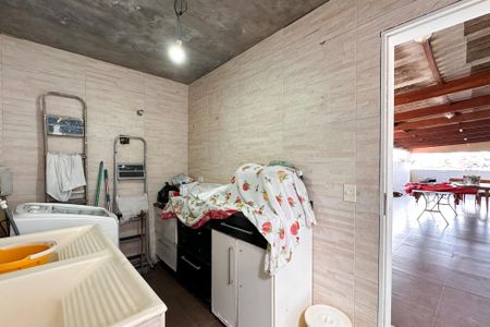 Casa à venda com 450m², 6 quartos e 4 vagasÁrea de Serviço - Casa 4