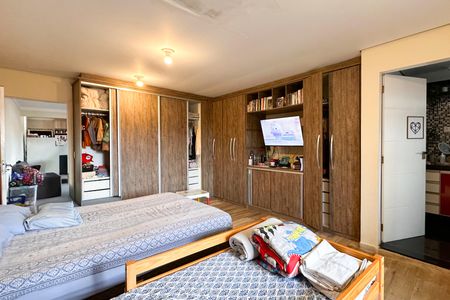 Casa à venda com 450m², 6 quartos e 4 vagasSuíte - Casa 4 