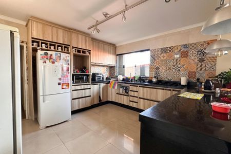 Casa à venda com 450m², 6 quartos e 4 vagasCozinha - Casa 4