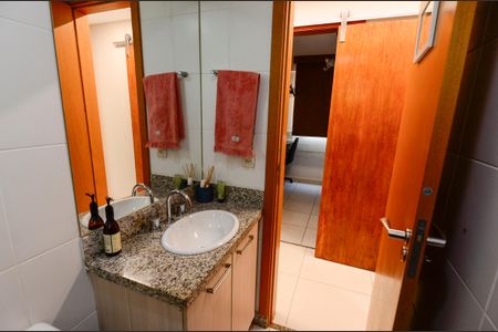 Apartamento à venda com 181m², 4 quartos e 3 vagasBanheiro 1