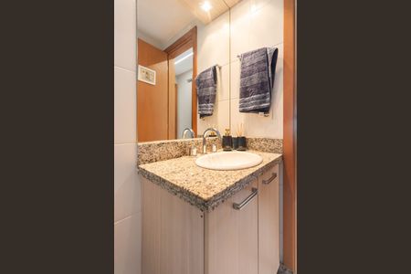 Apartamento para alugar com 181m², 3 quartos e 3 vagasBanheiro