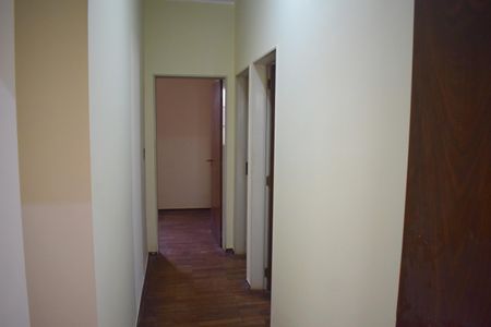 Casa para alugar com 198m², 5 quartos e 3 vagasCorredor