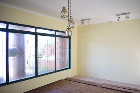 Casa para alugar com 198m², 5 quartos e 3 vagasSala