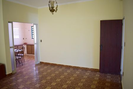 Casa para alugar com 198m², 5 quartos e 3 vagasSala