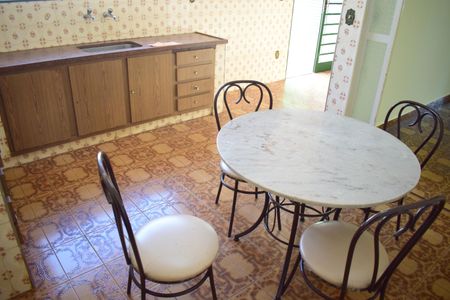 Casa para alugar com 198m², 5 quartos e 3 vagasCozinha