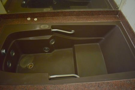 Casa para alugar com 198m², 5 quartos e 3 vagasBanheiro 1