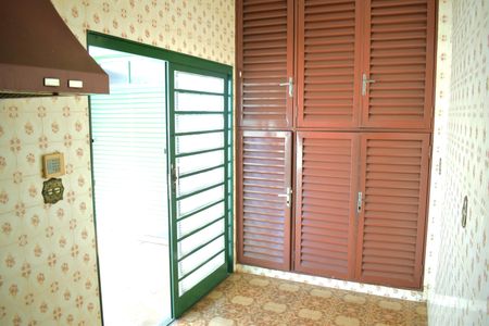 Casa para alugar com 198m², 5 quartos e 3 vagasCozinha 