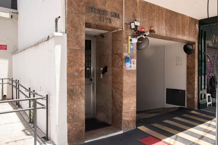 Apartamento à venda com 80m², 1 quarto e sem vagaFrente