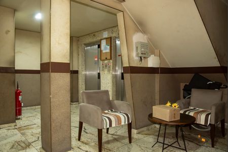 Apartamento à venda com 80m², 1 quarto e sem vagaHall social