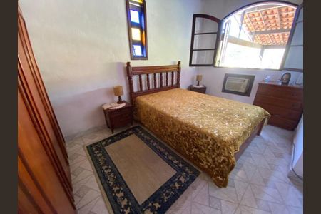 Casa à venda com 3 quartos, 240m² em Maria Paula, Niterói