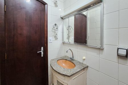 Casa à venda com 221m², 3 quartos e 2 vagasBanheiro Social
