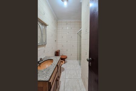 Casa à venda com 221m², 3 quartos e 2 vagasBanheiro da Suíte