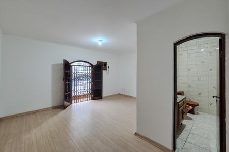 Casa à venda com 221m², 3 quartos e 2 vagasSuíte