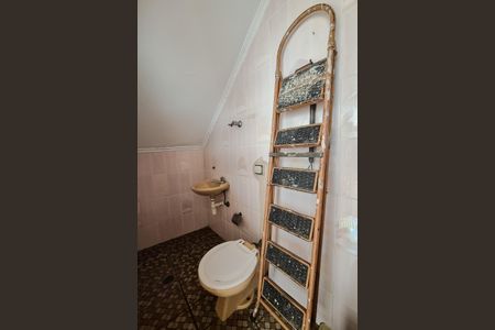 Casa à venda com 221m², 3 quartos e 2 vagasBanheiro de serviço