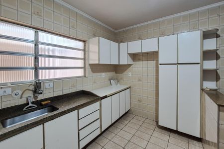 Casa à venda com 221m², 3 quartos e 2 vagasCozinha