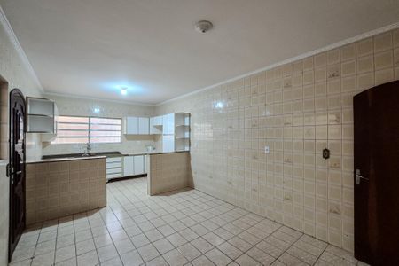 Casa à venda com 221m², 3 quartos e 2 vagasCozinha