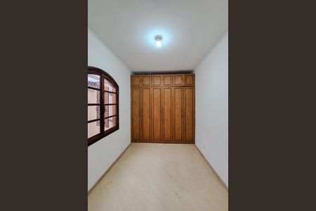 Casa à venda com 221m², 3 quartos e 2 vagasQuarto 2