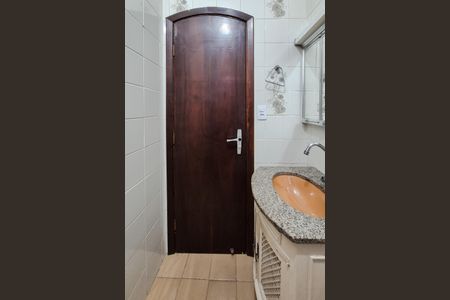 Casa à venda com 221m², 3 quartos e 2 vagasBanheiro Social