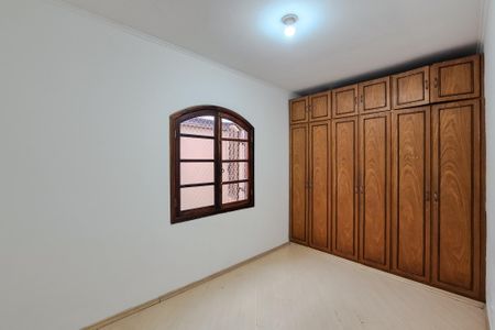 Casa à venda com 221m², 3 quartos e 2 vagasQuarto 2