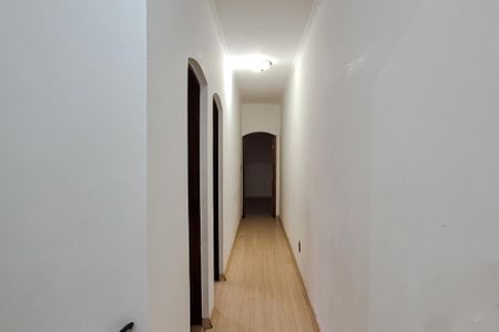 Casa à venda com 221m², 3 quartos e 2 vagasCorredor