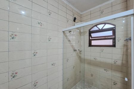 Casa à venda com 221m², 3 quartos e 2 vagasBanheiro da Suíte