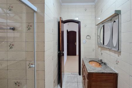 Casa à venda com 221m², 3 quartos e 2 vagasBanheiro da Suíte