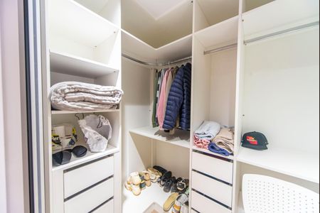 Apartamento à venda com 87m², 2 quartos e 2 vagas Apartamento à venda com 87m², 2 quartos e 2 vagasCloset do Quarto 2