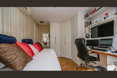 Apartamento à venda com 4 quartos, 300m² em Icaraí, Niterói