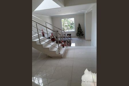 Casa de condomínio à venda com 300m², 3 quartos e 4 vagas