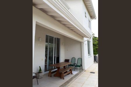 Casa de condomínio à venda com 300m², 3 quartos e 4 vagas