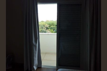 Casa de condomínio à venda com 300m², 3 quartos e 4 vagas