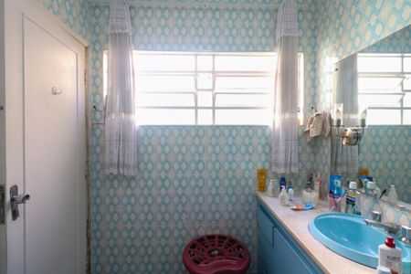 Casa à venda com 260m², 3 quartos e 6 vagas Casa à venda com 260m², 3 quartos e 6 vagasBanheiro Social