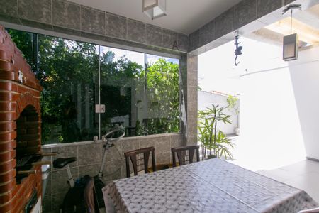 Casa à venda com 225m², 3 quartos e 4 vagasÁrea comum - Churrasqueira 