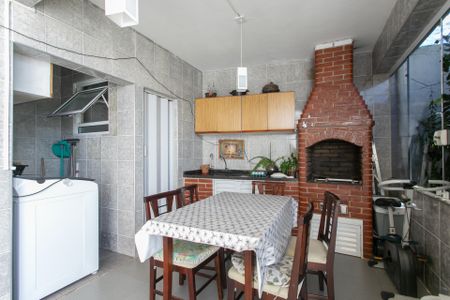 Casa à venda com 225m², 3 quartos e 4 vagasÁrea comum - Churrasqueira 