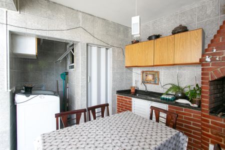 Casa à venda com 225m², 3 quartos e 4 vagasÁrea de Serviço 