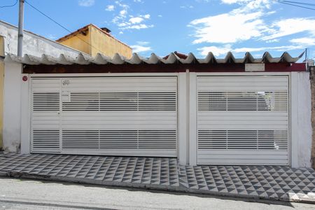 Casa à venda com 225m², 3 quartos e 4 vagasFachada 