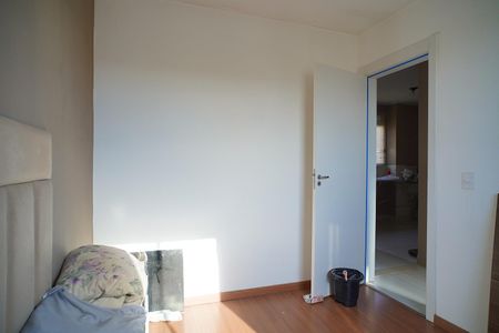 Quarto 1 de apartamento para alugar com 2 quartos, 60m² em Santa Fé, Porto Alegre