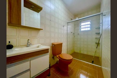 Casa para alugar com 258m², 3 quartos e 6 vagasBanheiro 2