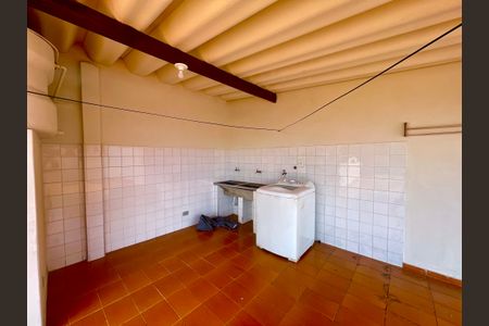 Casa para alugar com 258m², 3 quartos e 6 vagasÁrea de Serviço