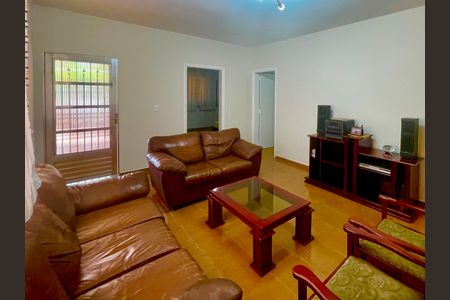 Casa para alugar com 258m², 3 quartos e 6 vagasSala